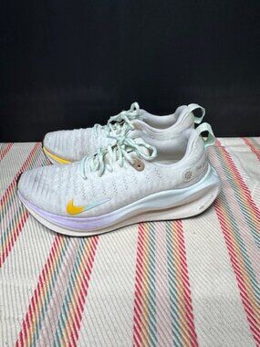 Nike React X Infinity Woman's Size 8.5